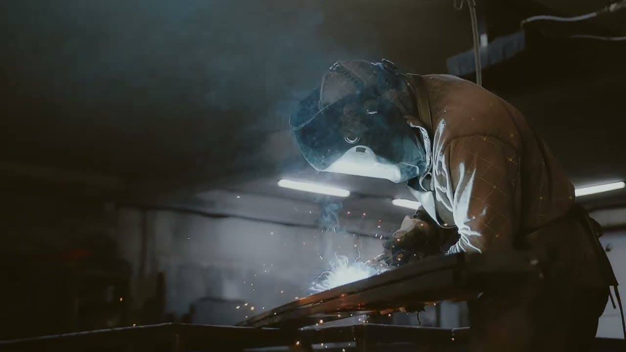 Sudarea cadrelor metalice în atelierul flät